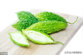 夏天的营养膳食——苦瓜图片