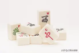 自从上个世纪九十年代传统麻将在泸州消失，从此缺乏技术含量图片