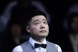 一盘好局被活活打丢 丁俊晖遇手感刹车被对手绝杀 塞尔比零封马叔图片