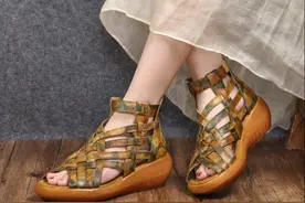 手工编织复古凉鞋，诠释着劳动人民用勤劳与智慧创造出美图片