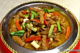 #兰轩美食#湘菜大师教大家做一道香酥软糯的麻花烧牛肉图片
