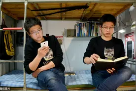 果然，男生宿舍是一个有故事的地方图片