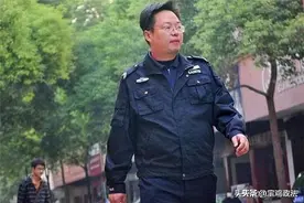 张晓勇：17岁少年以状元身份入清华，如今在社区当保安月薪2000块图片
