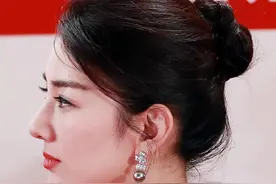 单亲妈妈这样做：做70%妈妈才是对孩子的负责，放手反而是尊重图片