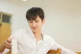 小说：被家里逼婚我无奈相亲，看见对方我慌了，被我甩了的初恋图片