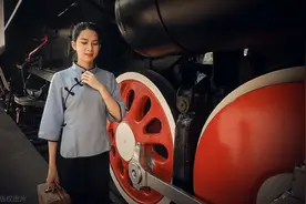 无端坠入红尘梦，惹却三千烦恼丝图片
