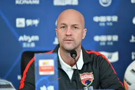 最新中超转会：泰山中场即将加盟浙江队，曝深足主帅提出离队申请图片