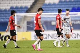 怒了！傅欢散步目送空门遭解说怒批，曾因“地铁”事件引球迷回怼图片