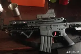 北京一小区男孩玩水弹枪打到人，母亲拒道歉，男孩叫嚣：上新闻吧图片