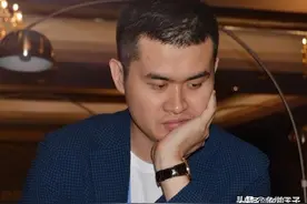 地球上下象棋最厉害的男人输了，王天一被曹岩磊五子猛攻，遭惨败图片