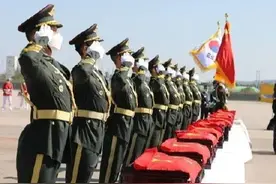 醒醒吧！战争打响，你拒服兵役，别人凭啥不惧生死为你挡子弹图片