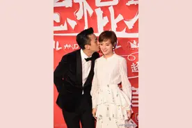 孙俪微博晒趣事：邓超用可擦拭圆珠笔记行程，第二天字自动消失了图片