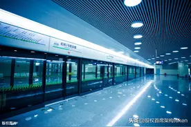 地铁口、雨伞、小女孩，背后朴素的顶层商业逻辑，干货值得收藏图片
