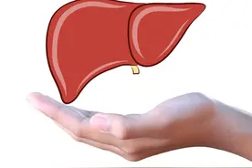 提醒：肝不好，低头看脚可知晓！脚上出现这3个症状，要引起重视图片