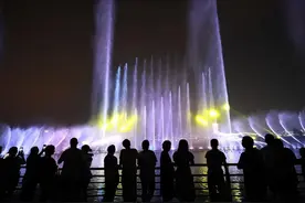 速扩散！滹沱河光影水秀时间有变图片