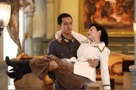 为啥电视剧“公主抱”那么轻松？当镜头下移那刻，你就全明白了图片