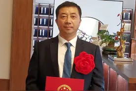 五旬社区医生石斌：不负这身“天使白”，为基层再干20年图片