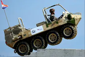 “山猫”全地形车在一无资料、无经验的情况下，团队立下战功图片