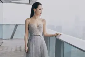 白冰穿“骗”来的礼服被追究，6000条恶评，揭开娱乐圈遮羞布图片