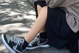 "踩屎感"十足的鞋子，软绵绵舒服到心窝，关键是还很好看图片