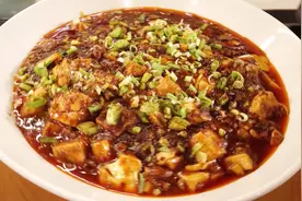 经典川菜麻婆豆腐，麻辣鲜香烫酥嫩，7味合一，堪称下饭神器图片