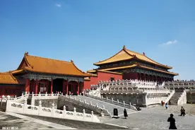 故宫大门上81颗门钉，为何无人敢摸？导游：除非你命格特硬图片