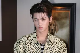 黄明昊还是有点帅啊图片