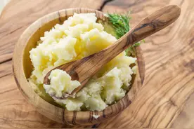 柔滑爽口的家常土豆泥，好吃易上手，三步速成！学起来图片