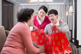 过年给亲戚长辈送什么礼物好？掌握5大原则，送到对方笑容满满图片