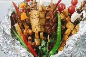 网友晒男友的礼物，有人送烤串，有人送汤圆，最后1个笑得肚子疼图片