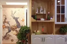 华冶万象公馆，木工现场打制电视柜背景墙，藏露适宜，美得高雅图片