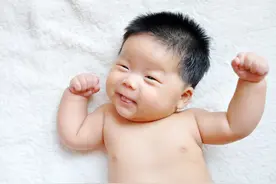 宝宝总歪脖子，警惕斜颈，绝对不会长长就好了图片