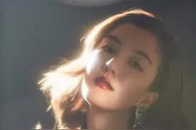 外表文静柔弱，骨子里却是个特立独行的强女子图片