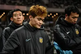 黄紫昌：队长吴曦平时话不多，但责任感非常强，苏宁队内气氛好图片