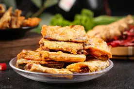 炸带鱼时，不要直接用淀粉，试试饭店经典做法，两面金黄外酥里嫩图片