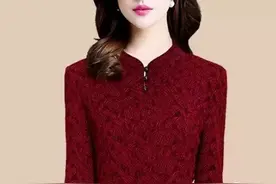 中年女人爱打扮，看这几款高贵妈妈装，洋气减龄显年轻图片