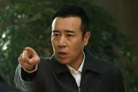 他是“三国”承包户，从小被姐姐奶大，一家人靠母亲烤红薯为生，却错失姐姐和母亲最后一面，铸成今生遗憾图片