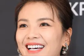 刘涛近照 再现女神风采 大笑依然漂亮图片