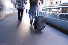 留学生考公务员待遇低？性价比不高？你也赞同？图片