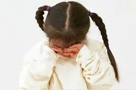 职场式父母的心酸：忙到没时间陪孩子图片