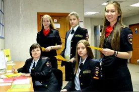 数十万名俄罗斯女警——法警，骑警，特种部队中的霹雳警花图片