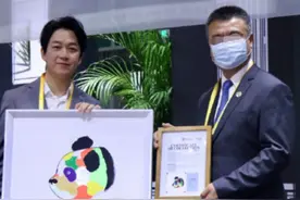 潘粤明画作得国际肯定，被洛克菲勒家族收藏，网友：演员是副业吧图片