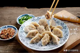 为什么饭店的水饺会鲜嫩多汁，面点师教你调馅的方法，太管用了图片