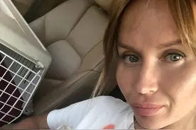 俄罗斯美女饲养美洲狮当宠物，称它是无害大猫图片