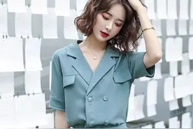 随意穿上一套西装+短裤，让你青春靓丽地出现在各种场合图片