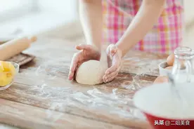 为什么有人不提倡用酵母粉蒸馒头？面点师一语道破，以后别弄错了图片