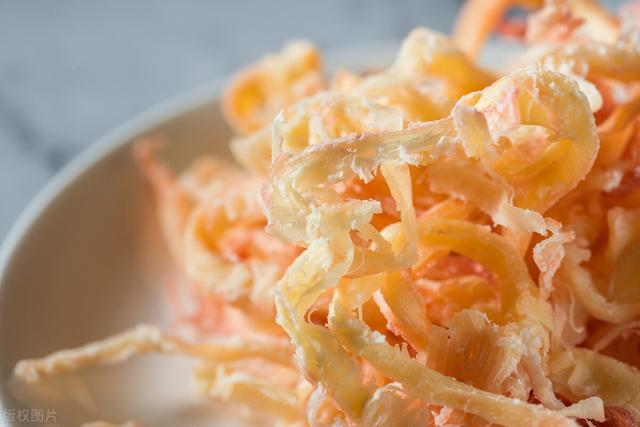 "葡萄干"的英文不是dry grapes,那该怎么说?一个小变化就搞定