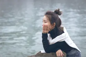 “婆婆有退休金，要不要每月再给她钱？”3位媳妇说出了心里话图片