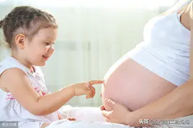 二胎时代，大宝吃二宝的“醋”，聪明妈妈如何破解？图片