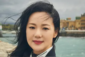 “影后”咏梅：与栾树的爱情，幸福背后满是泪水，好在最后是你图片